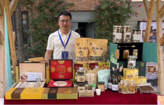 当前位置:> 本次活动以"乐购假期·精彩游你"五一消费季为主题,集聚